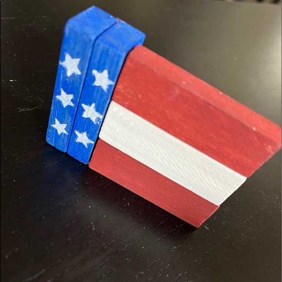 Flag Tiered Tray Decor - Picture 4 of 5